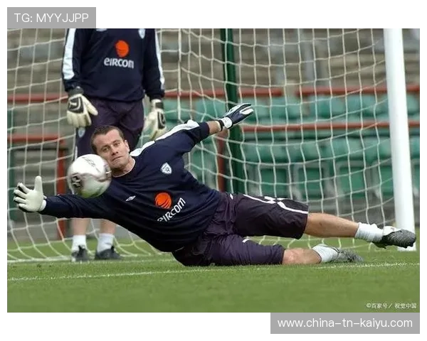 守门员与防线日常沟通练习，赛场指挥能力逐步提高