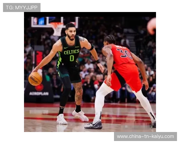 塔图姆突破暴扣，凯尔特人全队进攻高效
